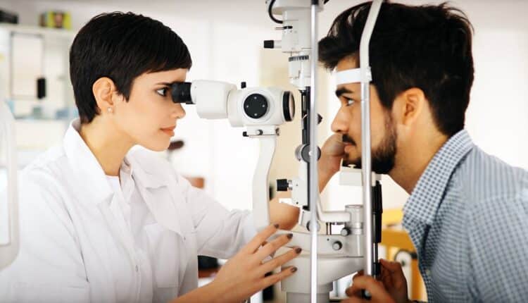 Best Optometrist in Khanewal