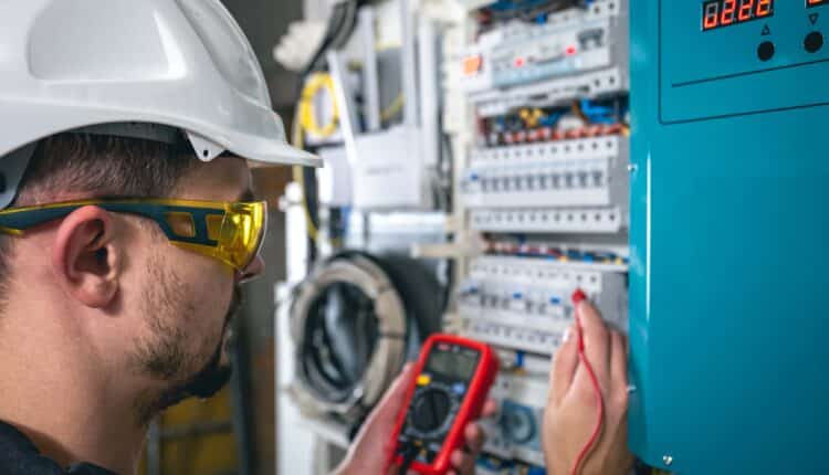 Lew licensed electrical worker