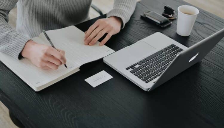 Paying Someone to Write My Bachelor’s Thesis: Ethical or Not?