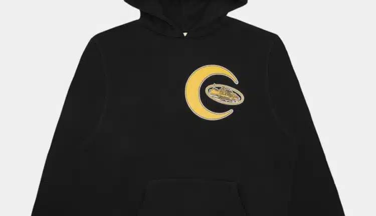 Weekend Vibes Your Hoodie Outfit Checklist