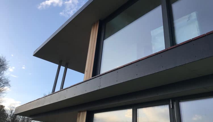 egetræslister-cedertræ-facade-træ-Rasmus-Jensen-ARKITEKT-MAA-moderne-udsigt-træhus-strandgrund-enfamiliehus-aarhus-østjylland-studstrup