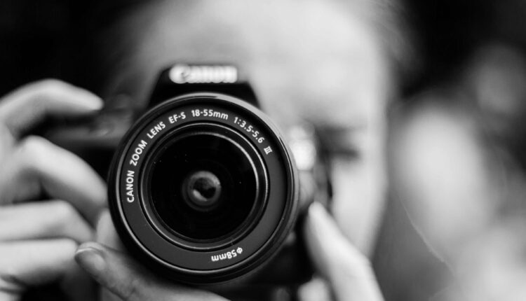 Skolefotograf i København, kamera linse close up